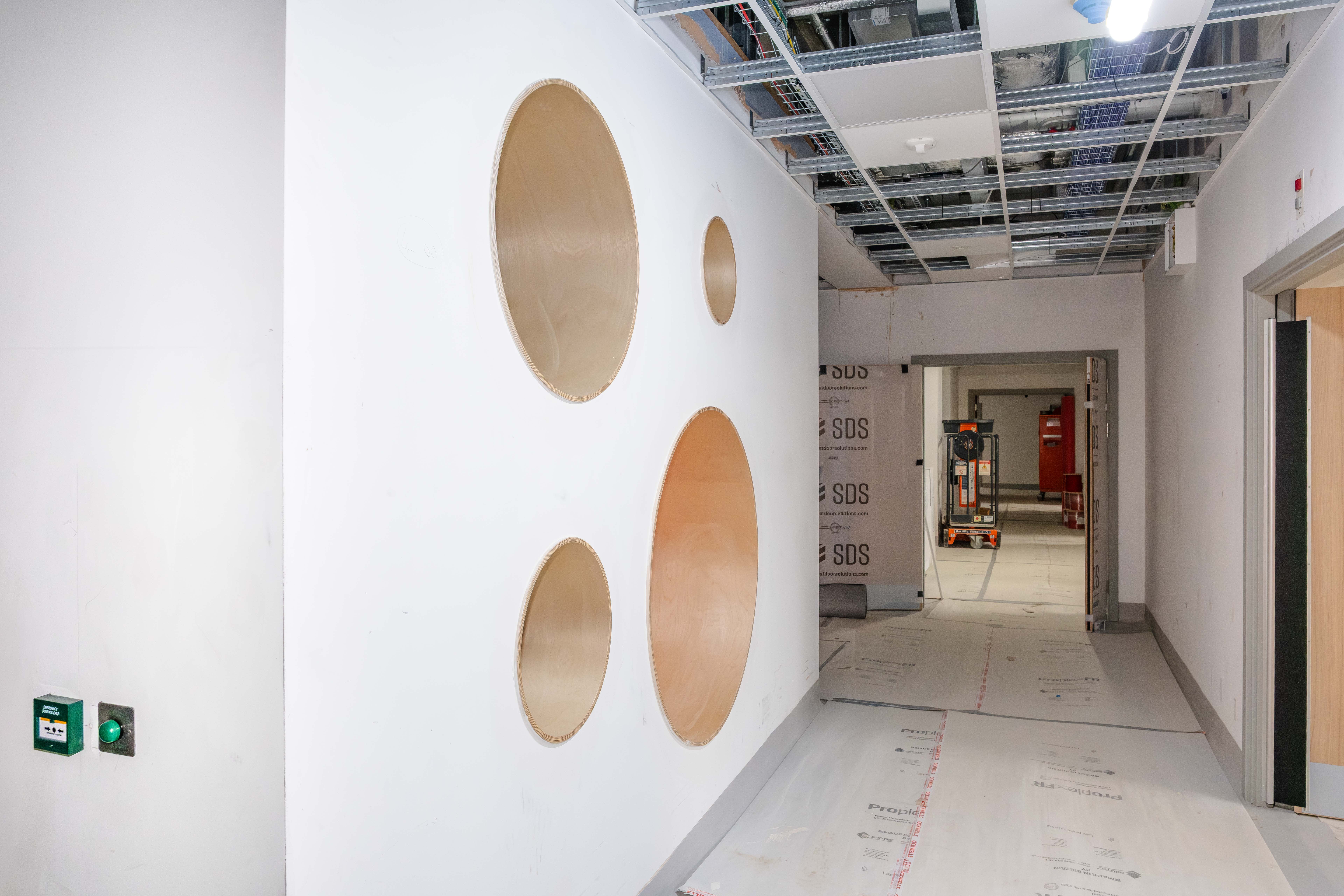 The corridor inside the new Eye Infirmary Hospital